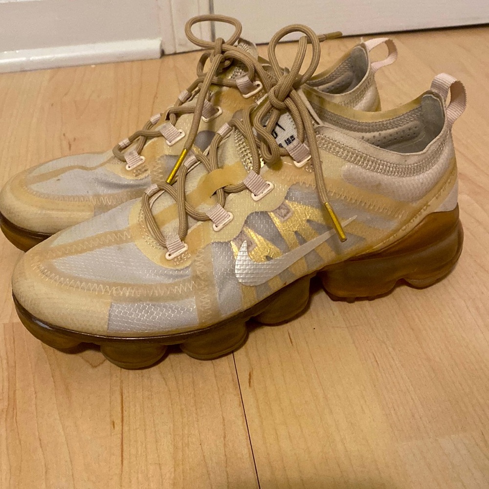 Nike gold vapormax!!